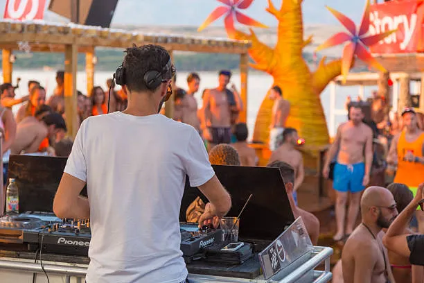 dj nil